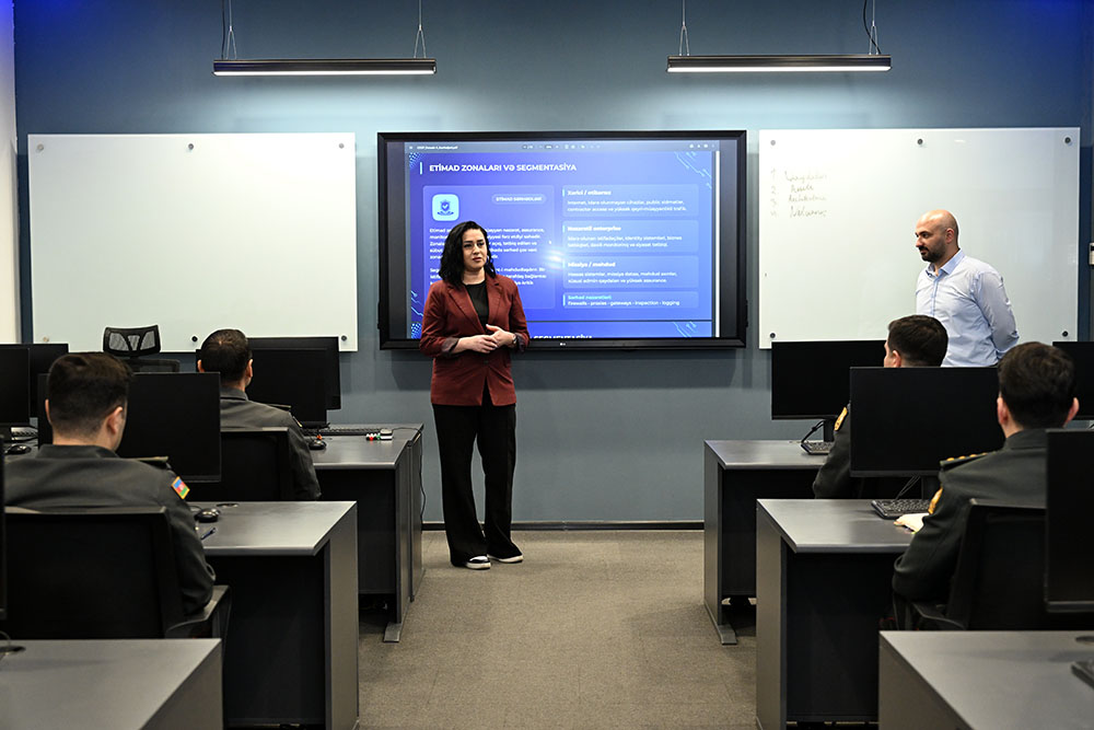 Azərbaycan Ordusunda kibertəhlükəsizlik üzrə mütəxəssislərin peşəkarlığı artırılır (FOTO)