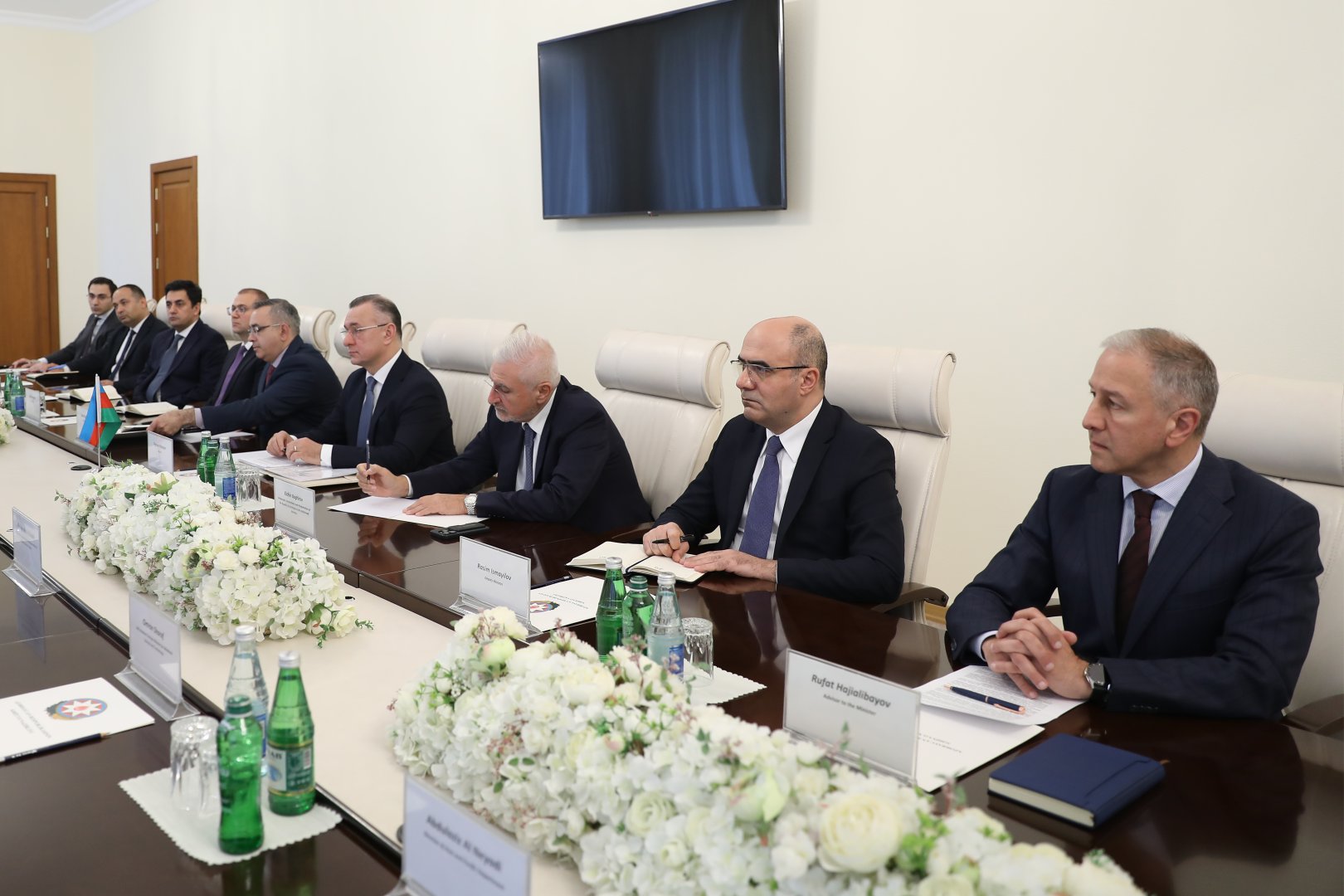 Azərbaycan və BƏƏ arasında səhiyyə sahəsində əməkdaşlıq müzakirə olunub (FOTO)