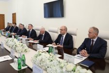 Azərbaycan və BƏƏ arasında səhiyyə sahəsində əməkdaşlıq müzakirə olunub (FOTO)