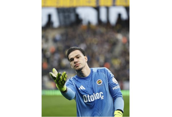 “Fənərbağça”nın qapıçısı Ederson mövsümü erkən başa vurub
