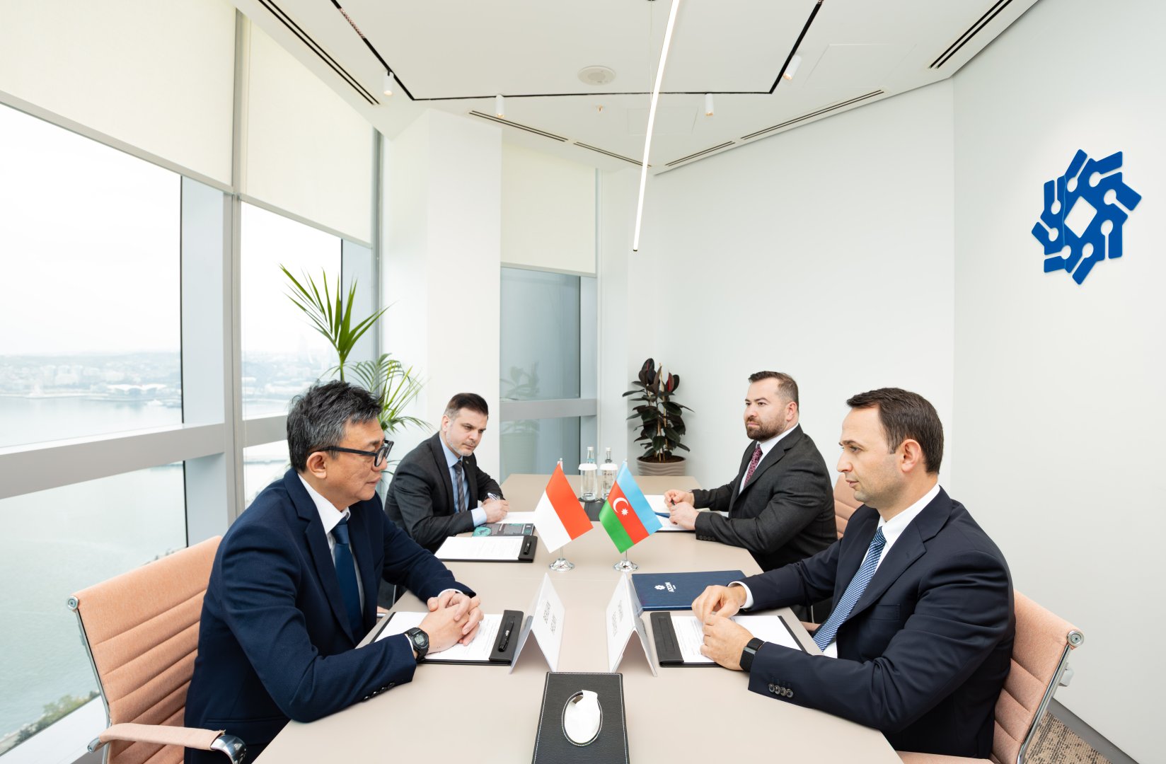 AZCON Holding-in icraçı direktoru İndoneziya səfiri ilə görüşüb (FOTO)