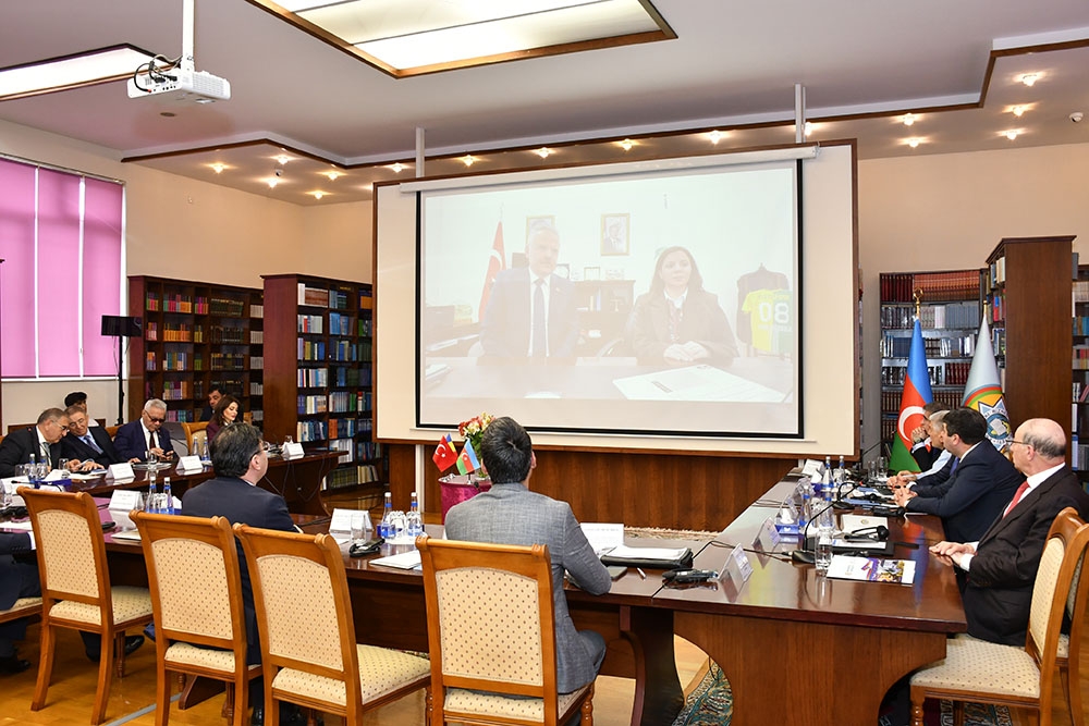 Bakı Biznes Universitetində Ulu Öndər Heydər Əliyevin anadan olmasının 103-cü ildönümünə həsr olunmuş beynəlxalq elmi-praktiki konfrans keçirilib