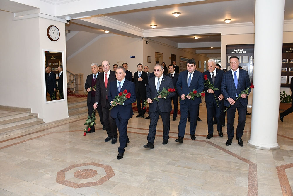 Bakı Biznes Universitetində Ulu Öndər Heydər Əliyevin anadan olmasının 103-cü ildönümünə həsr olunmuş beynəlxalq elmi-praktiki konfrans keçirilib