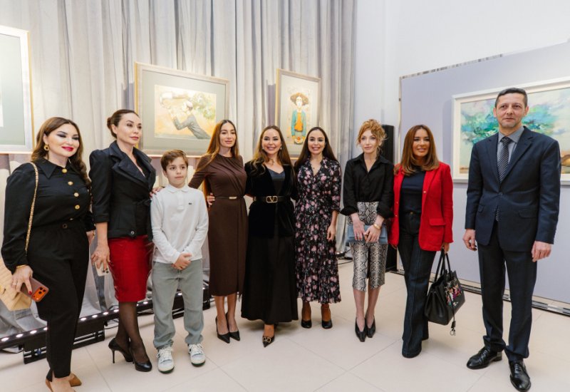 Leyla Əliyeva, Arzu Əliyeva və Alena Əliyeva “Art in Motion” sərgisini ziyarət ediblər (FOTO)