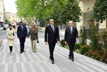 Prezident İlham Əliyev və Birinci xanım Mehriban Əliyeva Bakının İslam Səfərli küçəsinin yenidənqurmadan sonra açılışında iştirak ediblər (FOTO)