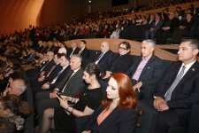 Arzu Əliyeva və Alena Əliyeva “Tağıyev: Məktəb” bədii filminin təqdimatında iştirak ediblər (FOTO)