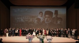 Arzu Əliyeva və Alena Əliyeva “Tağıyev: Məktəb” bədii filminin təqdimatında iştirak ediblər (FOTO)
