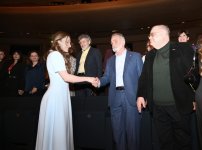 Arzu Əliyeva və Alena Əliyeva “Tağıyev: Məktəb” bədii filminin təqdimatında iştirak ediblər (FOTO)