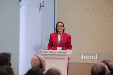 Bakıda Beynəlxalq Xalça Forumu - "İstehsal, dayanıqlı inkişaf və qlobal paylanma" adlı ikinci sessiya (FOTO)