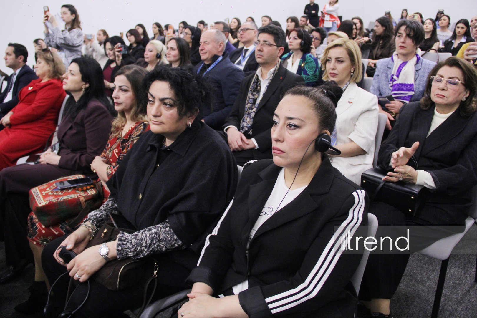 Bakıda Beynəlxalq Xalça Forumu - "İstehsal, dayanıqlı inkişaf və qlobal paylanma" adlı ikinci sessiya (FOTO)