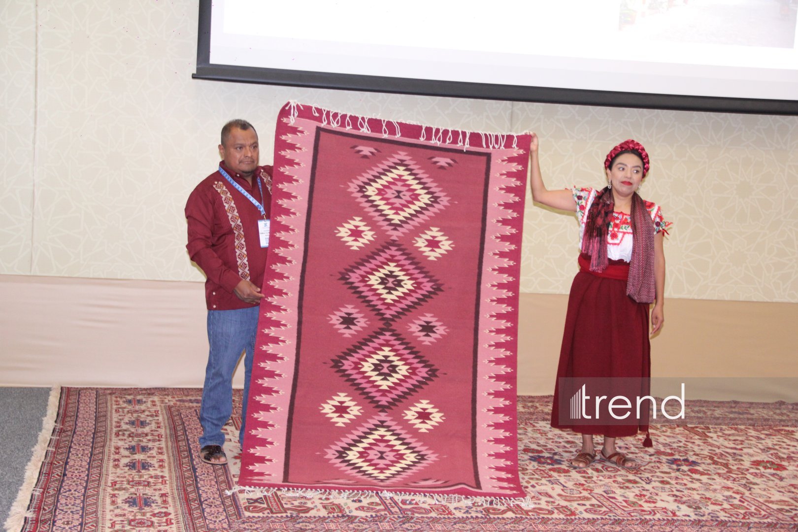 Bakıda Beynəlxalq Xalça Forumu – “Dizayn, kolleksiyalar və məhsulun inkişafı” mövzusunda birinci sessiya (FOTO)