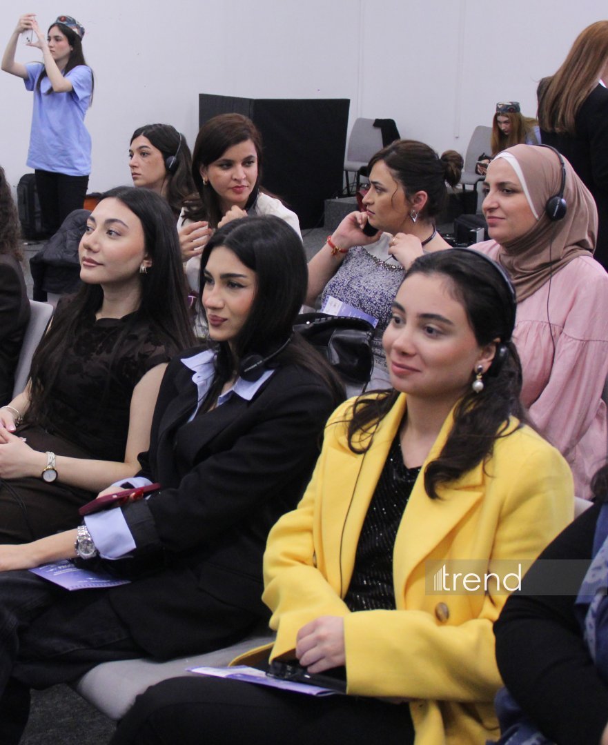 Bakıda Beynəlxalq Xalça Forumu – “Dizayn, kolleksiyalar və məhsulun inkişafı” mövzusunda birinci sessiya (FOTO)