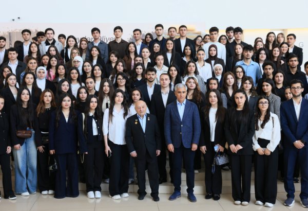 Heydər Əliyev Mərkəzində gənclərlə “Heydər Əliyev və Ömər Eldarov yaradıcılığı” mövzusunda görüş olub (FOTO)
