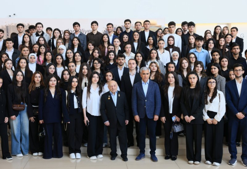 Heydər Əliyev Mərkəzində gənclərlə “Heydər Əliyev və Ömər Eldarov yaradıcılığı” mövzusunda görüş olub (FOTO)