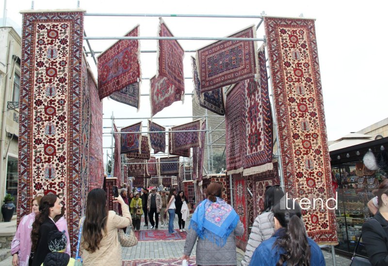 Bakıda Beynəlxalq Xalça Festivalı keçirilir (FOTO)