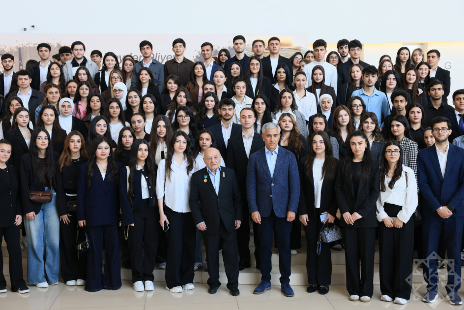 Heydər Əliyev Mərkəzində gənclərlə “Heydər Əliyev və Ömər Eldarov yaradıcılığı” mövzusunda görüş olub (FOTO)