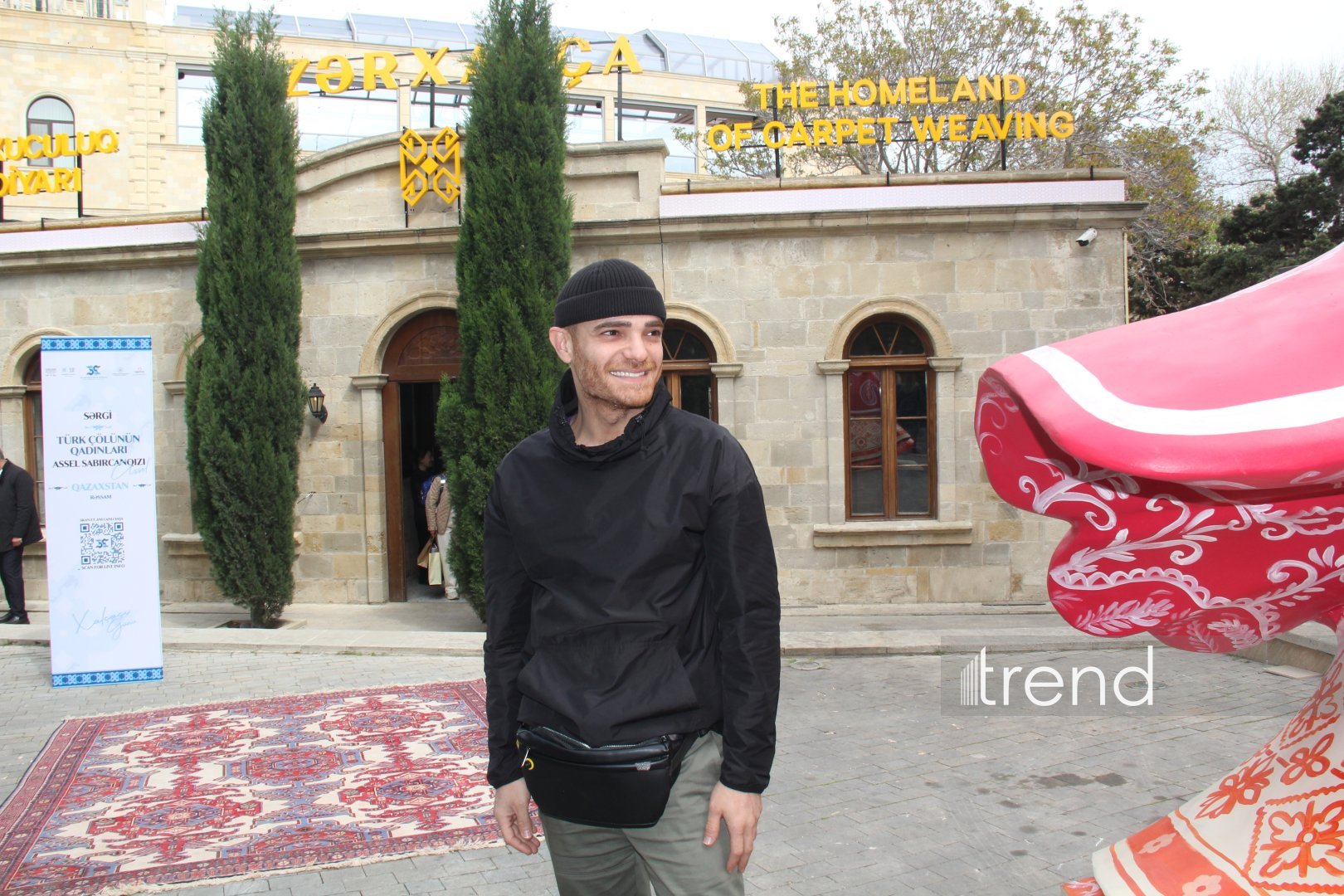 Beynəlxalq Xalça Festivalı çərçivəsində Bakıda unikal sərgilər açılıb (FOTO)