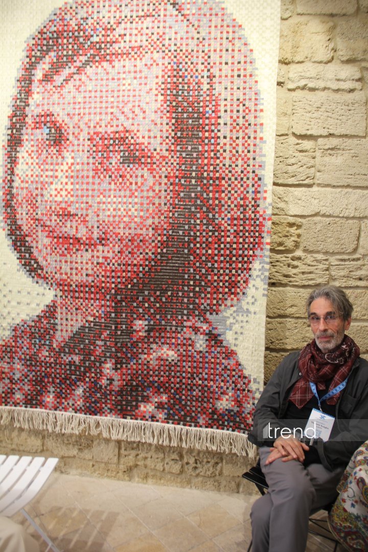Beynəlxalq Xalça Festivalı çərçivəsində Bakıda unikal sərgilər açılıb (FOTO)
