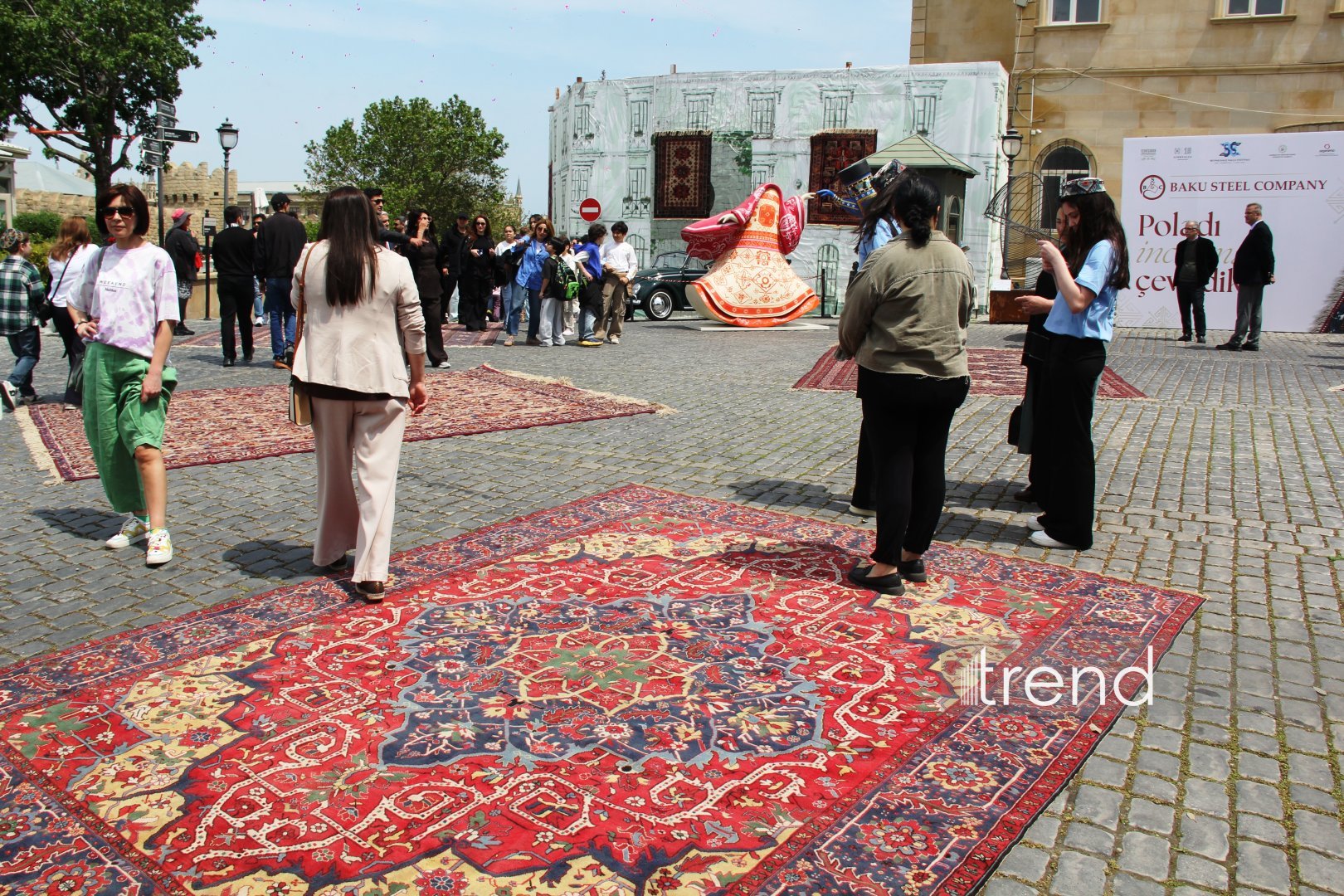 Bakıda Beynəlxalq Xalça Festivalı keçirilir (FOTO)