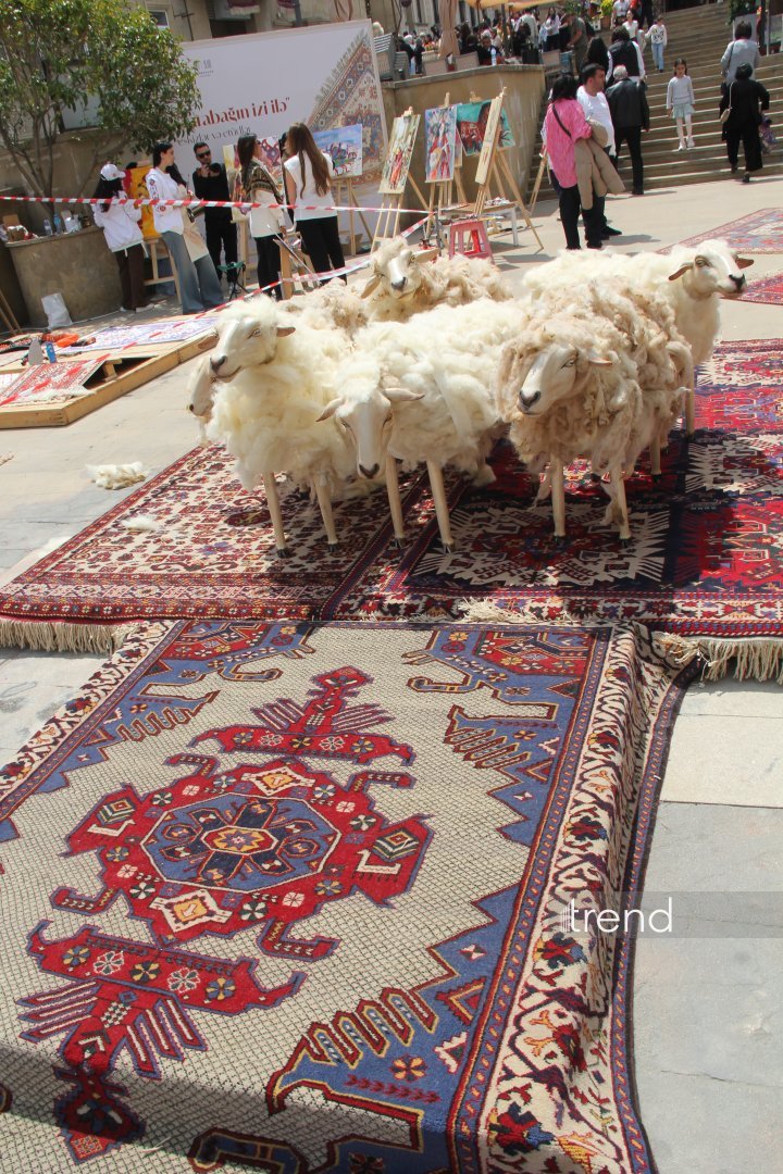 Bakıda Beynəlxalq Xalça Festivalı keçirilir (FOTO)