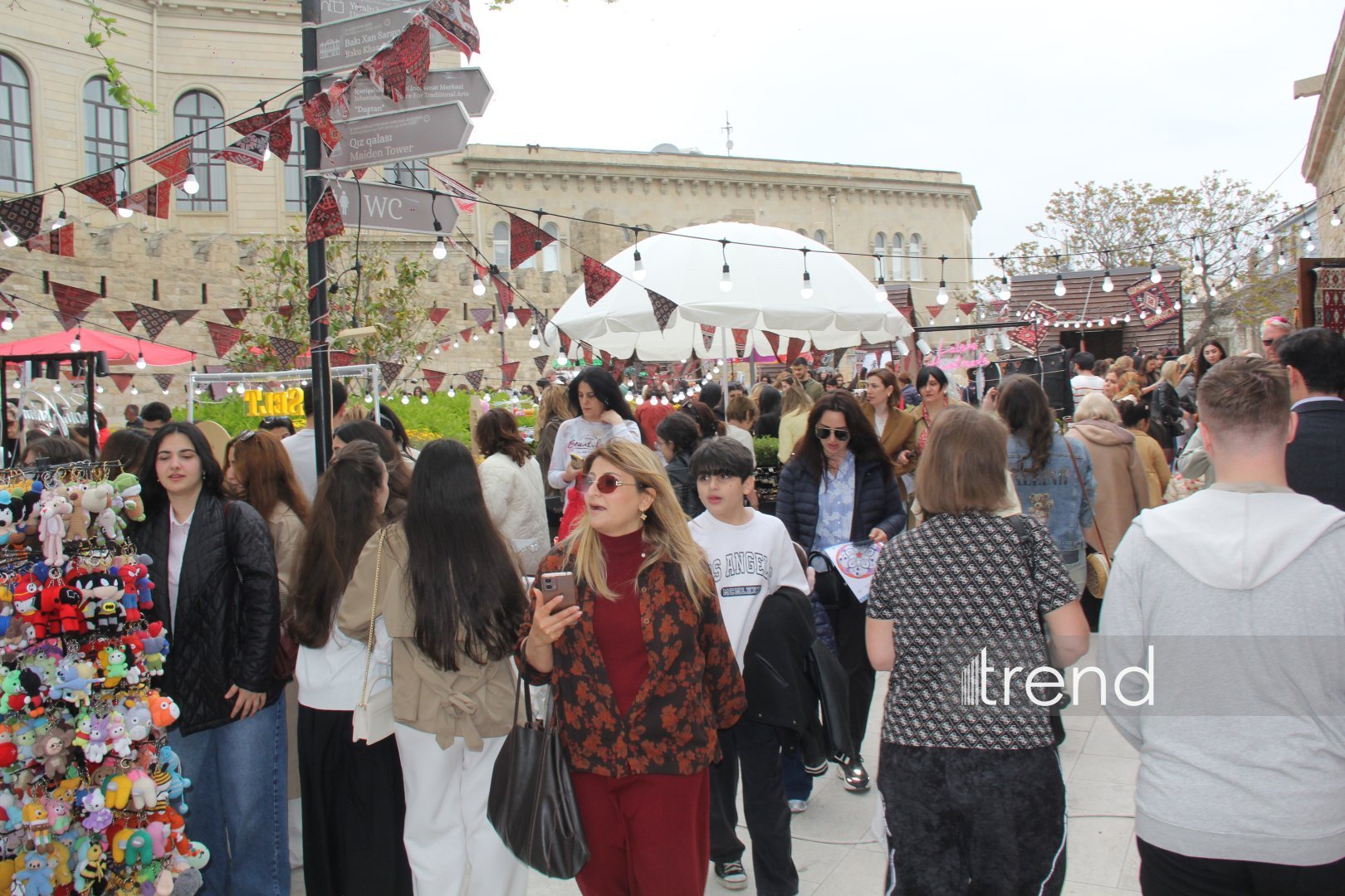 Bakıda Beynəlxalq Xalça Festivalı keçirilir (FOTO)