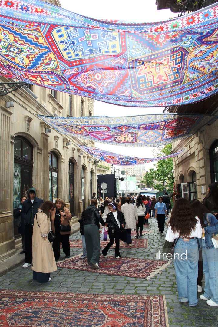 Bakıda Beynəlxalq Xalça Festivalı keçirilir (FOTO)
