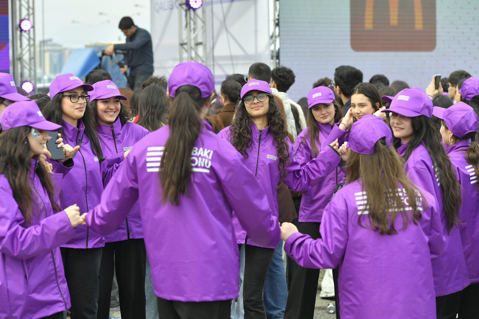 "Bakı Marafonu 2026"ın start və finişində konsert təşkil edildi (FOTO)