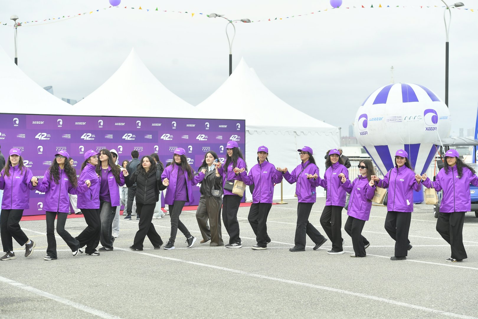 "Bakı Marafonu 2026"ın start və finişində konsert təşkil edildi (FOTO)