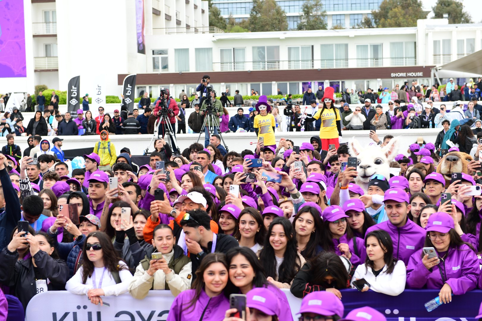 "Bakı Marafonu 2026"ın start və finişində konsert təşkil edildi (FOTO)