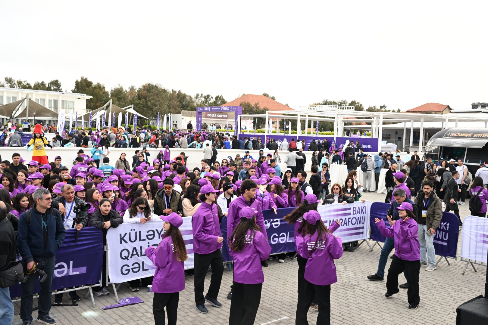"Bakı Marafonu 2026"ın start və finişində konsert təşkil edildi (FOTO)