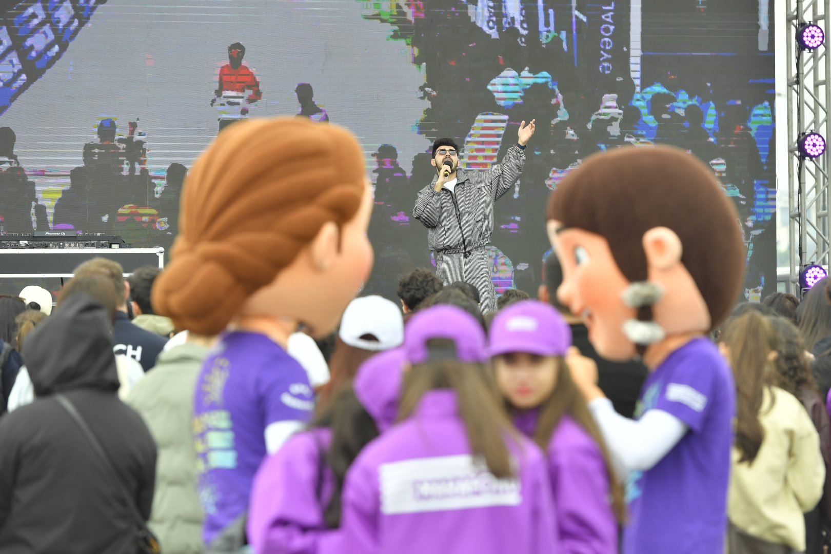 "Bakı Marafonu 2026"ın start və finişində konsert təşkil edildi (FOTO)