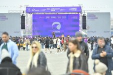 "Bakı Marafonu 2026"ın start və finişində konsert təşkil edildi (FOTO)