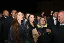 Leyla Əliyeva və Arzu Əliyeva Beynəlxalq Xalça Festivalını ziyarət ediblər (FOTO)