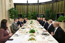 Prezident İlham Əliyevin adından İtaliya Nazirlər Şurasının sədrinin şərəfinə işçi şam yeməyi verilib (FOTO)