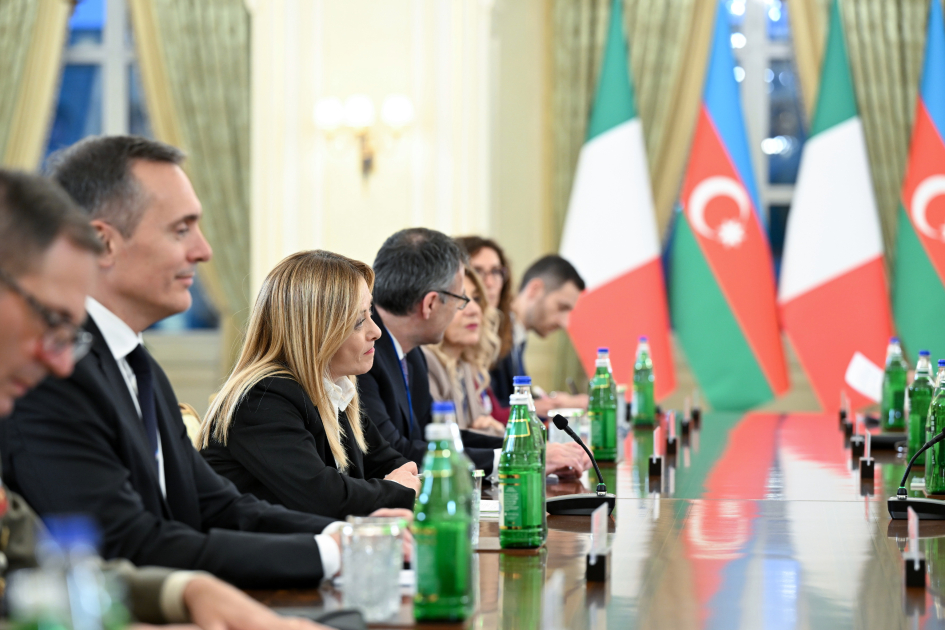 Prezident İlham Əliyevin İtaliya Nazirlər Şurasının sədri ilə geniş tərkibdə görüşü olub (FOTO)