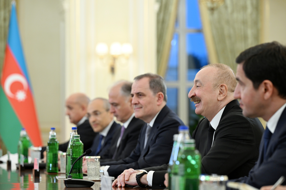 Prezident İlham Əliyevin İtaliya Nazirlər Şurasının sədri ilə geniş tərkibdə görüşü olub (FOTO)