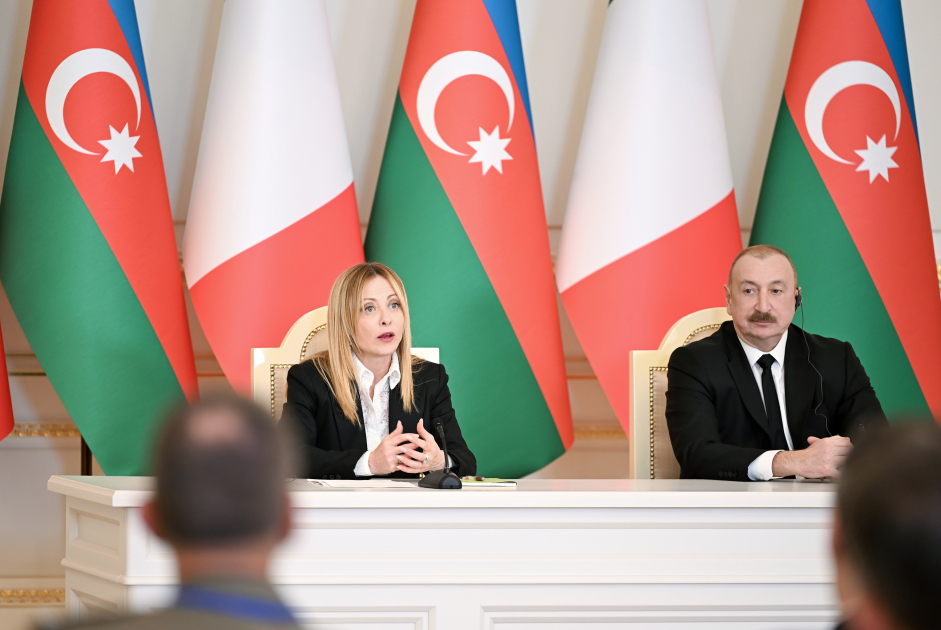 Prezident İlham Əliyev və İtaliya Nazirlər Şurasının sədri mətbuata bəyanatlarla çıxış ediblər (FOTO)