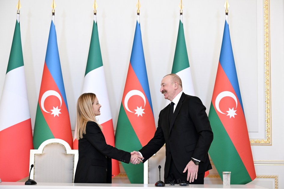 Prezident İlham Əliyev və İtaliya Nazirlər Şurasının sədri mətbuata bəyanatlarla çıxış ediblər (FOTO)