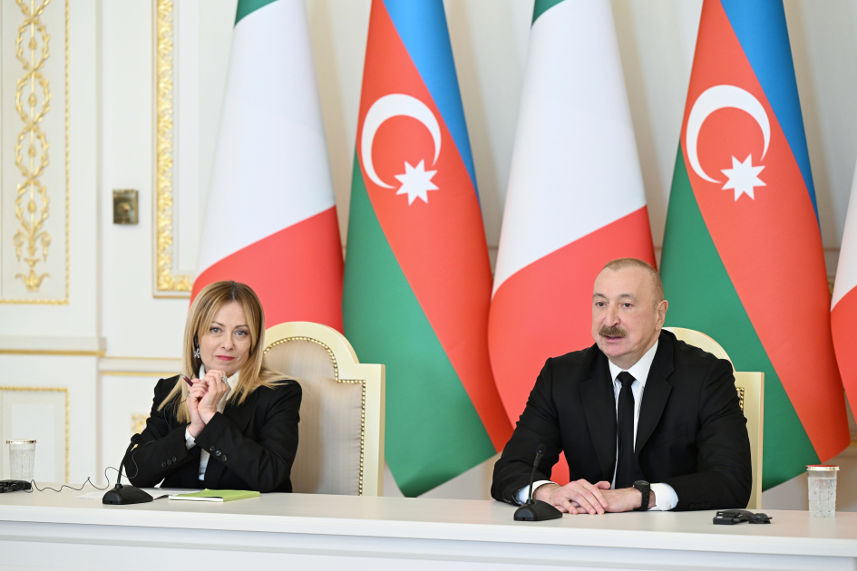 Prezident İlham Əliyev və İtaliya Nazirlər Şurasının sədri mətbuata bəyanatlarla çıxış ediblər (FOTO)