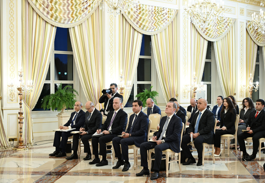 Prezident İlham Əliyev və İtaliya Nazirlər Şurasının sədri mətbuata bəyanatlarla çıxış ediblər (FOTO)