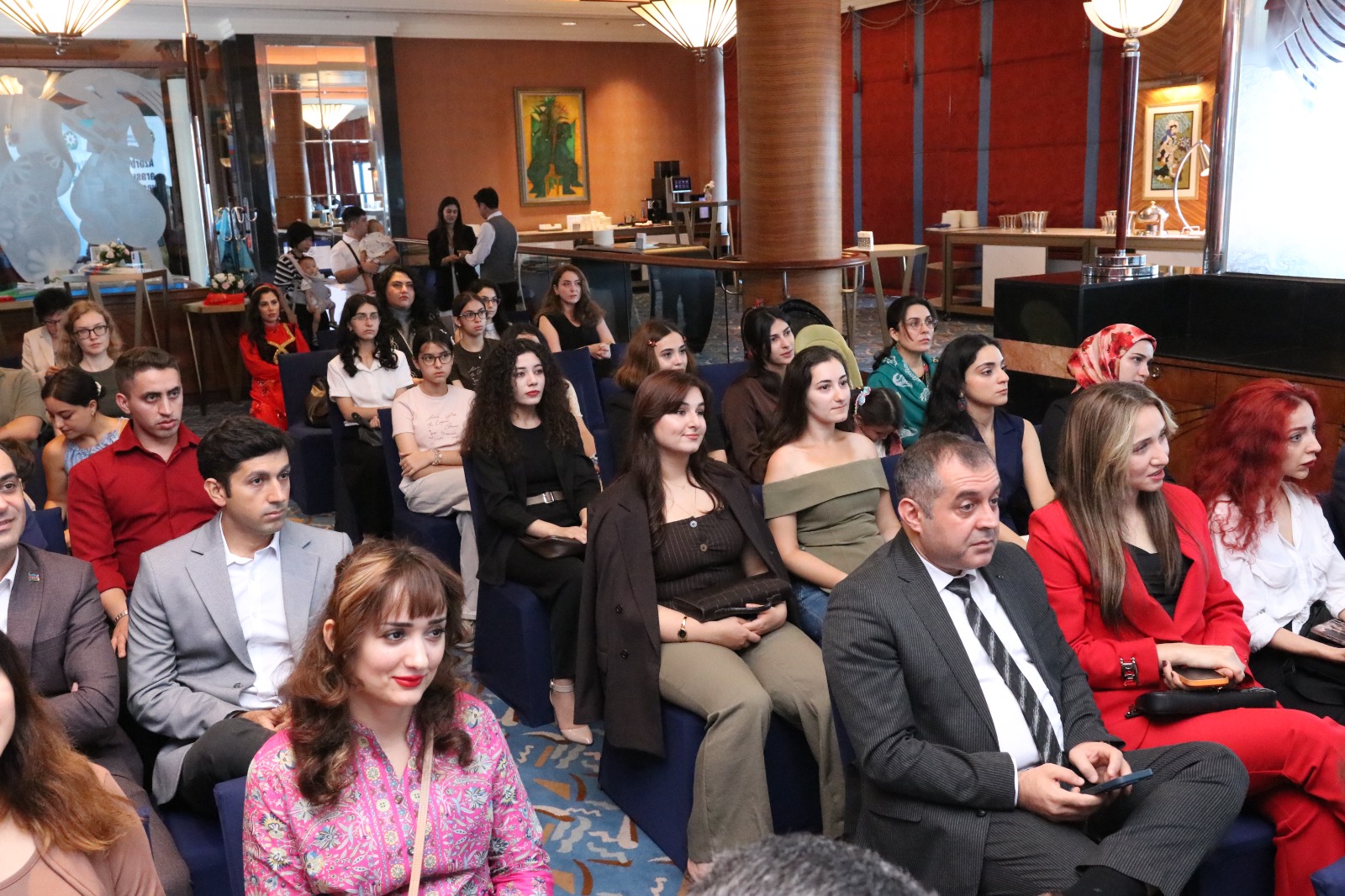 Diaspor tarixində ilk dəfə Vyetnamda yaşayan azərbaycanlılarla görüş keçirilib (FOTO)