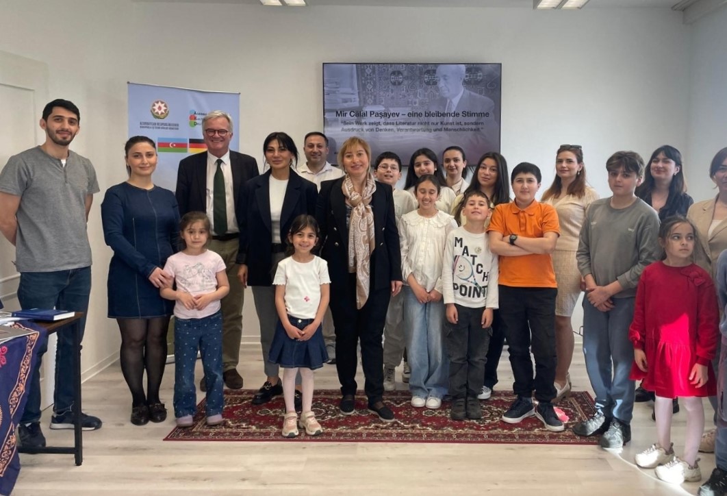 Ştutqart Azərbaycan Evində Mir Cəlal Paşayevin xatirəsi anılıb (FOTO)