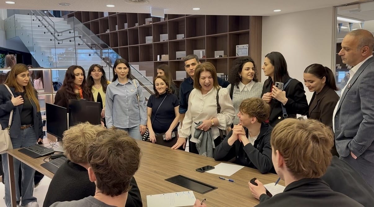 ADA Universitetinin “Bir Müəllimin Manifesti” ixtisasartırma proqramının iştirakçıları Avropada beynəlxalq təcrübə proqramında iştrak ediblər (FOTO)