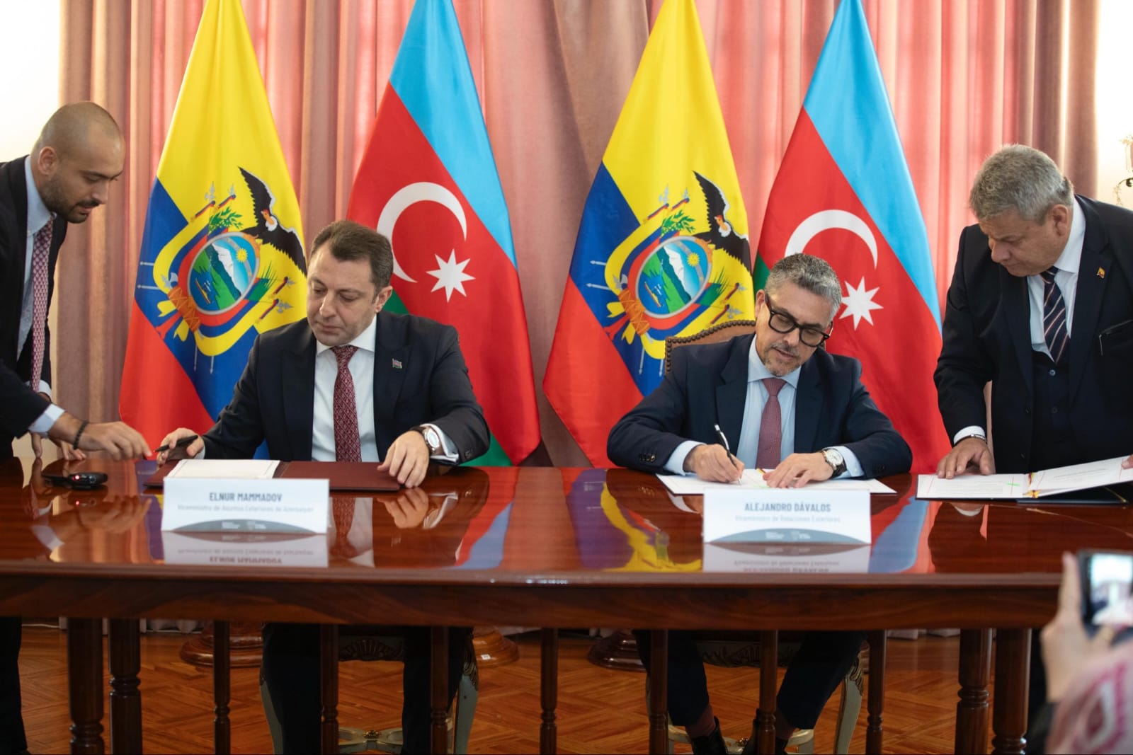 Azərbaycan və Ekvador arasında ilk siyasi məsləhətləşmələr keçirilib (FOTO)