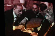 Heydər Əliyev Mərkəzində Ümummilli Lider Heydər Əliyevə həsr edilən “Bir səfərin izi ilə” filmi nümayiş olunub (FOTO)