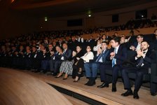 Heydər Əliyev Mərkəzində Ümummilli Lider Heydər Əliyevə həsr edilən “Bir səfərin izi ilə” filmi nümayiş olunub (FOTO)