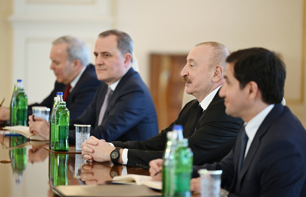 Prezident İlham Əliyev Avropa İttifaqının ali nümayəndəsinin başçılıq etdiyi nümayəndə heyətini qəbul edib (FOTO)