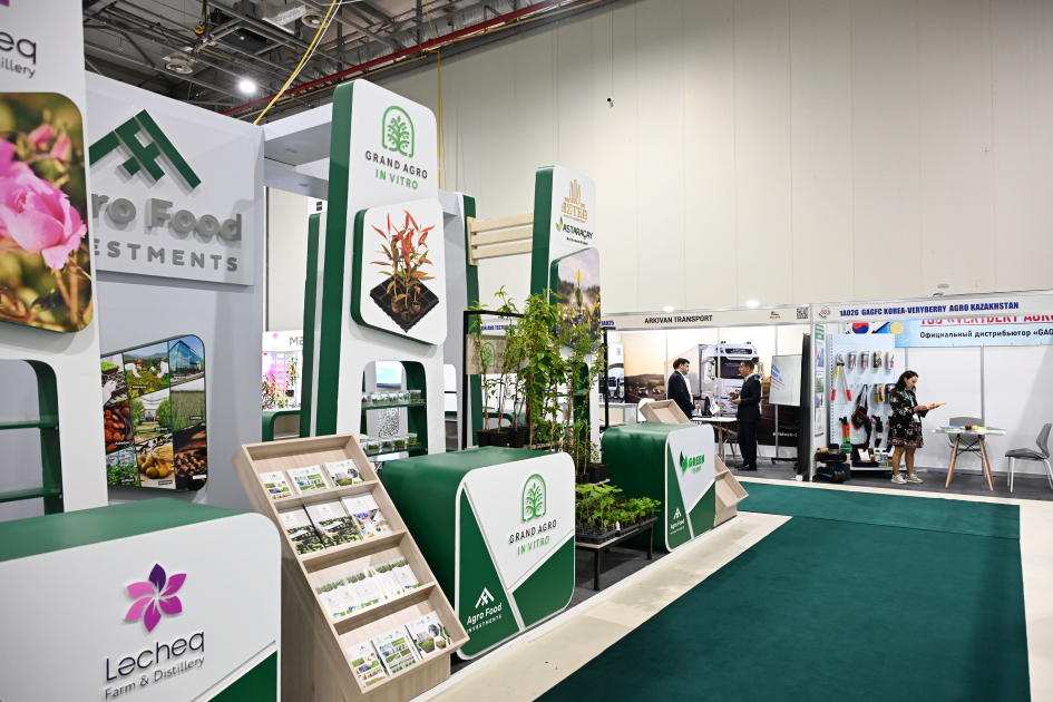 Prezident İlham Əliyev və Birinci xanım Mehriban Əliyeva 19-cu “Caspian Agro Week” və 31-ci “InterFood Azerbaijan” sərgiləri ilə tanış olublar (FOTO)