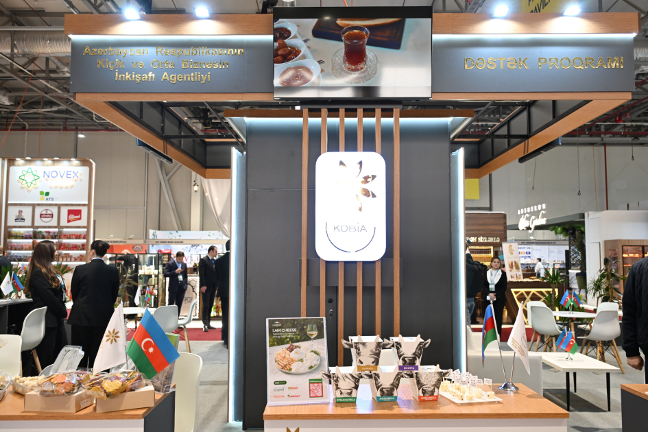 Prezident İlham Əliyev və Birinci xanım Mehriban Əliyeva 19-cu “Caspian Agro Week” və 31-ci “InterFood Azerbaijan” sərgiləri ilə tanış olublar (FOTO)