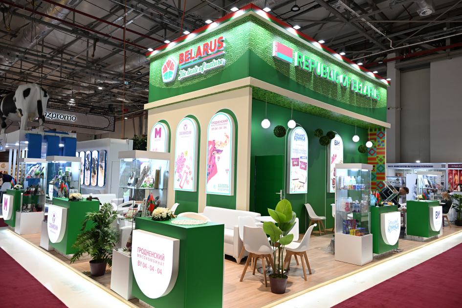 Prezident İlham Əliyev və Birinci xanım Mehriban Əliyeva 19-cu “Caspian Agro Week” və 31-ci “InterFood Azerbaijan” sərgiləri ilə tanış olublar (FOTO)